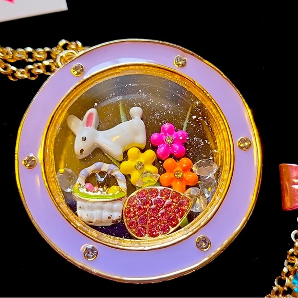 New Betsey Johnson Time to Groom Necklace - Picture 7 of 17